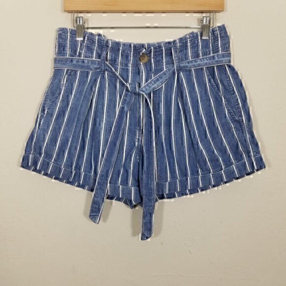 American Eagle High Rise Belted Stripe Shorts Size 6